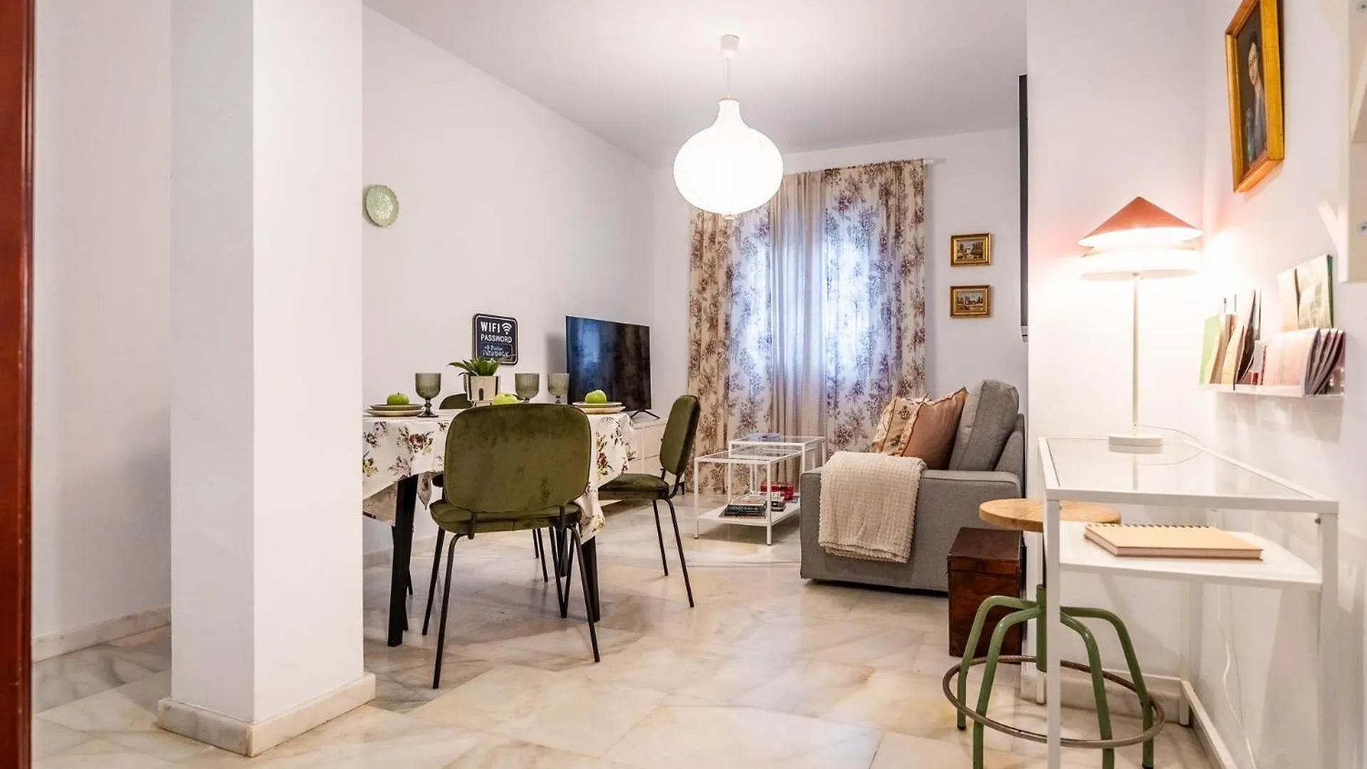 Piso Con Patio Privado Y Parking Nervion Sevilla Apartmán